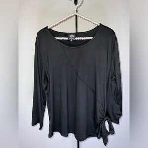 Bobeau NWOT - size XL - lightweight pullover top with cute side tie detail